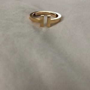 Tiffany T solid 18k gold ring size 9
